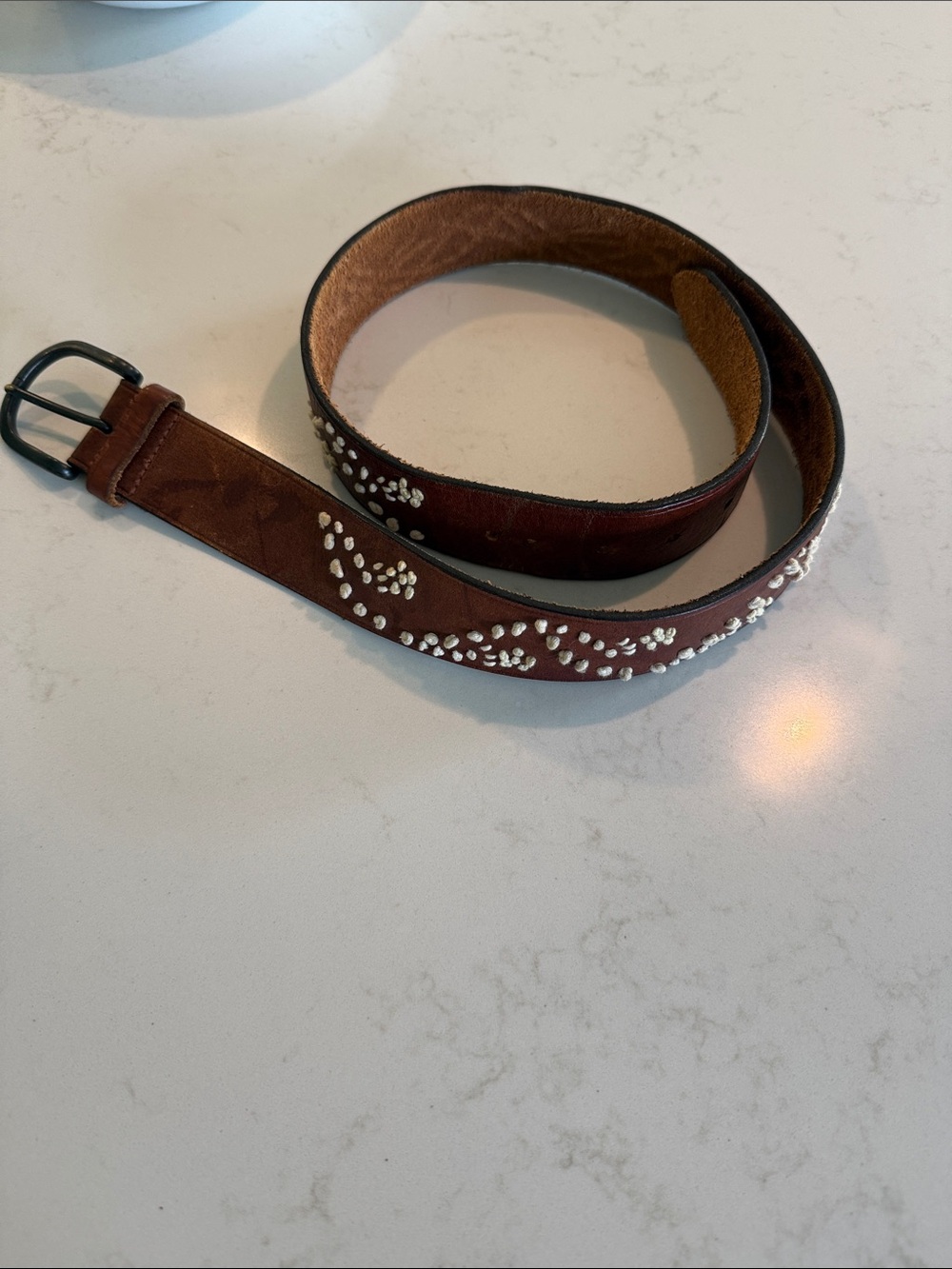 Abercrombie & Fitch Brown leather belt size small 24-26” waist. Cream stitching